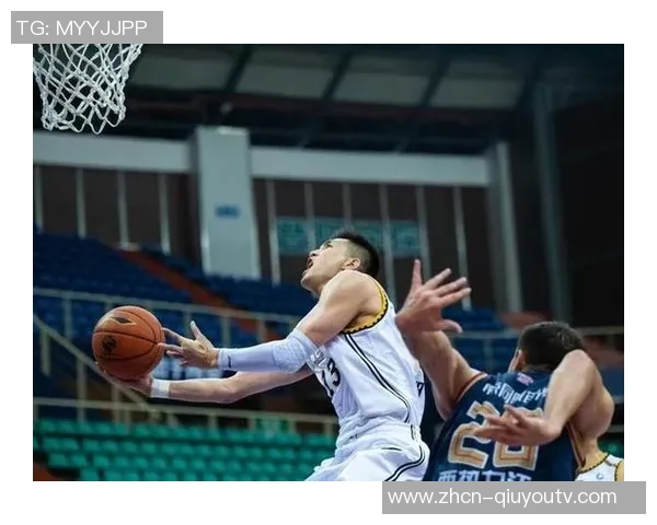 郭艾伦与保罗的巅峰对决谁能在篮球场上笑到最后